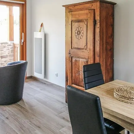 Nice In Privat-du-dragon With 1 Bedrooms And Wifi * Saint-Privat-du-Dragon