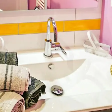 Сasa de vacaciones Nice In Privat-du-dragon With 1 Bedrooms And Wifi