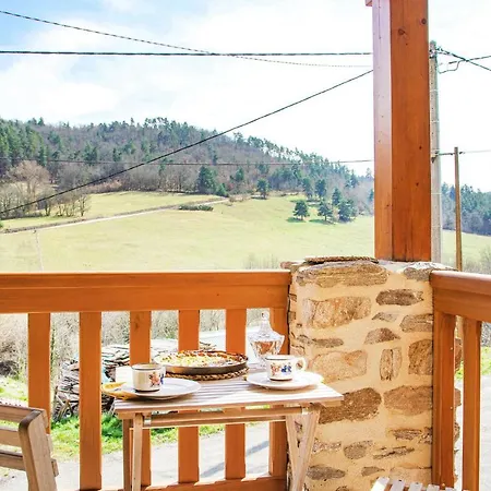 Nice In Privat-du-dragon With 1 Bedrooms And Wifi Saint-Privat-du-Dragon