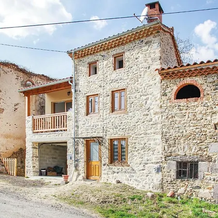 Сasa de vacaciones Nice In Privat-du-dragon With 1 Bedrooms And Wifi