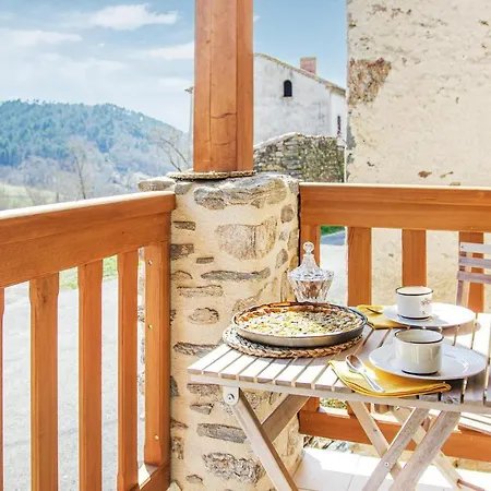 Nice In Privat-du-dragon With 1 Bedrooms And Wifi Saint-Privat-du-Dragon
